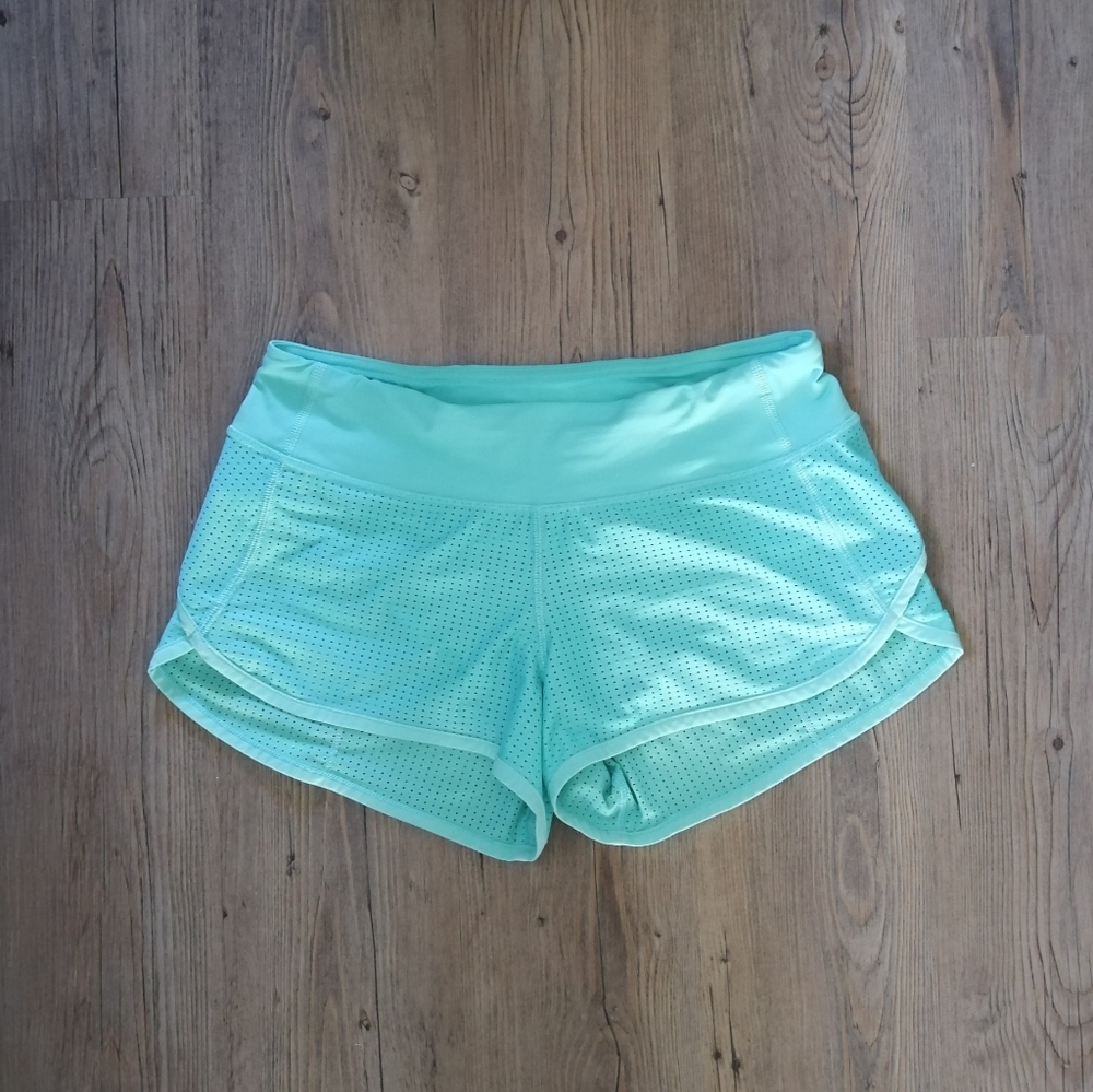 Speed up shorts size 4